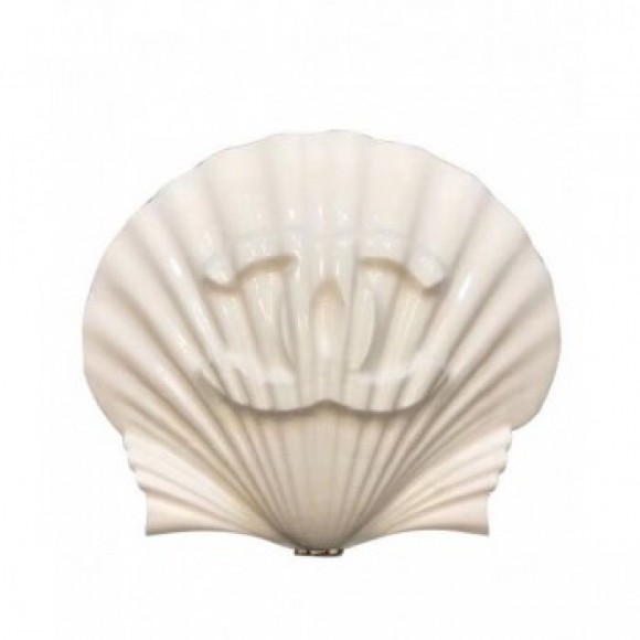 Chanel Shell Bag White AQ02640 Chanel Shell Bag White AQ02640
