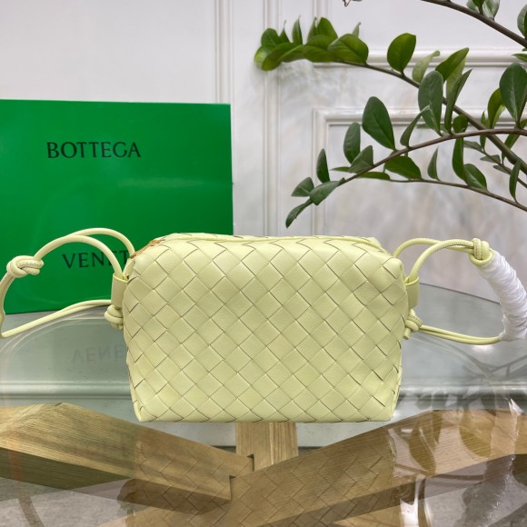 Bottega Veneta Loop Small Bag In Lantern Intrecciato Lambskin Bottega Veneta Loop Small Bag In Lantern Intrecciato Lambskin
