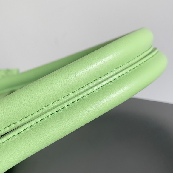 Bottega Veneta Cabat Medium Bag In Pistachio Intrecciato Lambskin Bottega Veneta Cabat Medium Bag In Pistachio Intrecciato Lambskin