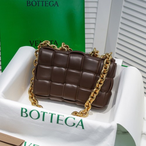 Bottega Veneta Chain Cassette Bag In Fondant Intrecciato Lambskin Bottega Veneta Chain Cassette Bag In Fondant Intrecciato Lambskin