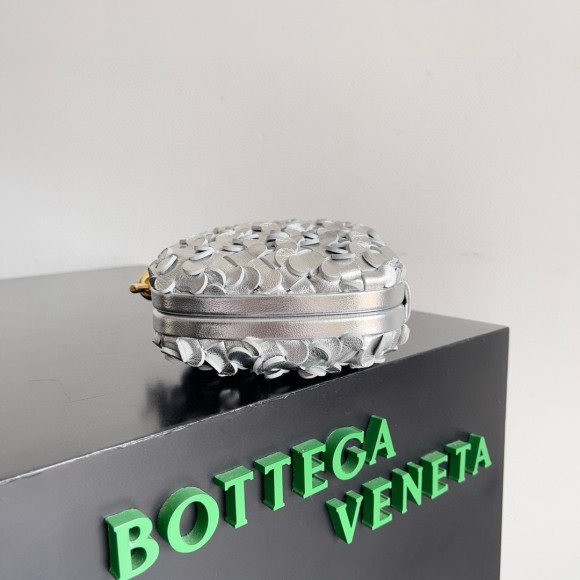 Bottega Veneta Knot Minaudiere Clutch in Silver Sequins Laminated Leather Bottega Veneta Knot Minaudiere Clutch in Silver Sequins Laminated Leather