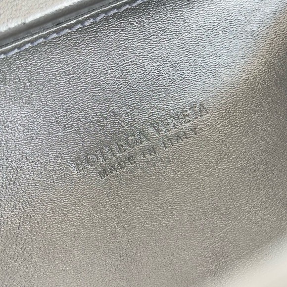 Bottega Veneta Knot Minaudiere Clutch in Silver Sequins Laminated Leather Bottega Veneta Knot Minaudiere Clutch in Silver Sequins Laminated Leather
