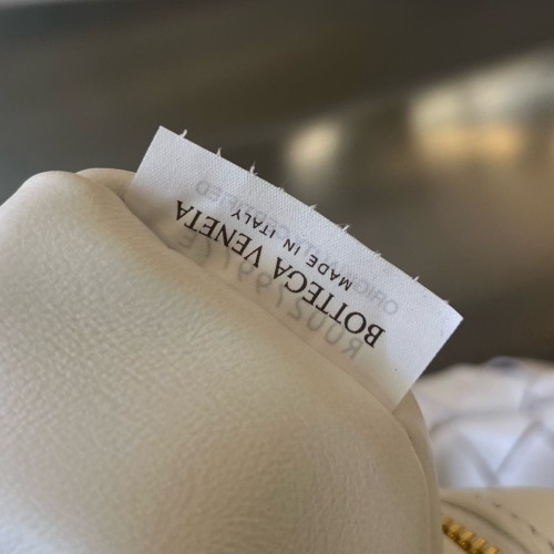 Bottega Veneta Gemelli Large Bag in White Intrecciato Lambskin Bottega Veneta Gemelli Large Bag in White Intrecciato Lambskin