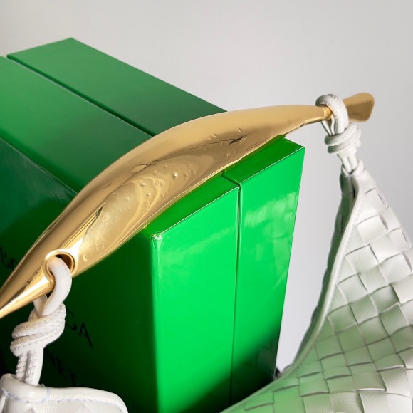 Bottega Veneta Sardine Small Bag In White Intrecciato Lambskin Bottega Veneta Sardine Small Bag In White Intrecciato Lambskin