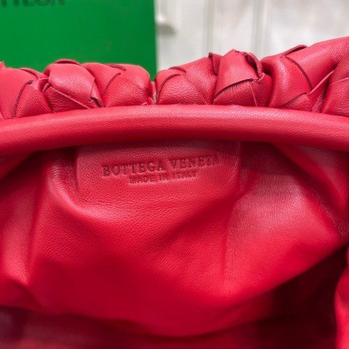 Bottega Veneta Large Pouch Clutch Bag In Red Intrecciato Lambskin Bottega Veneta Large Pouch Clutch Bag In Red Intrecciato Lambskin