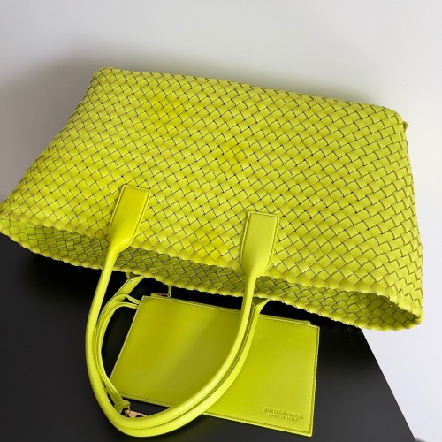 Bottega Veneta Cabat Large Bag In Acid Kiwi Intrecciato Lambskin Bottega Veneta Cabat Large Bag In Acid Kiwi Intrecciato Lambskin