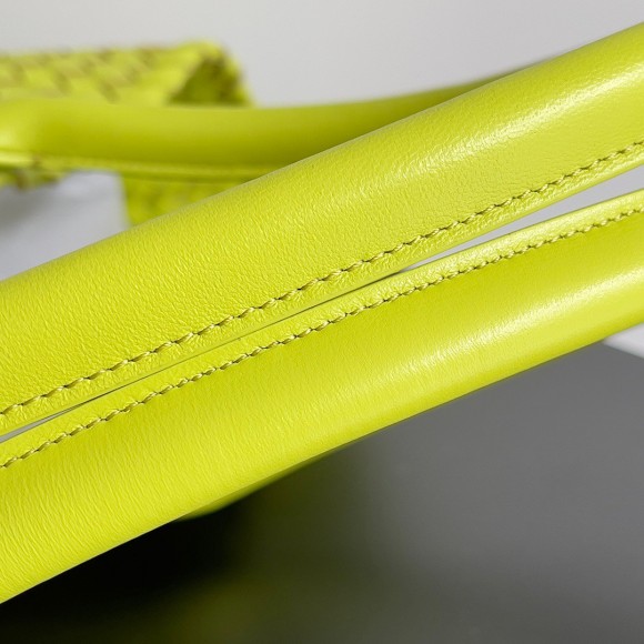Bottega Veneta Cabat Large Bag In Acid Kiwi Intrecciato Lambskin Bottega Veneta Cabat Large Bag In Acid Kiwi Intrecciato Lambskin