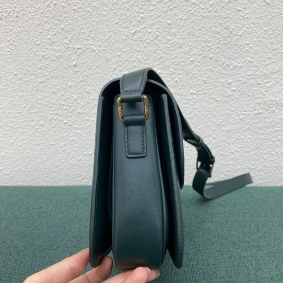 Celine Triomphe Medium Bag In Amazone Smooth Calfskin Celine Triomphe Medium Bag In Amazone Smooth Calfskin