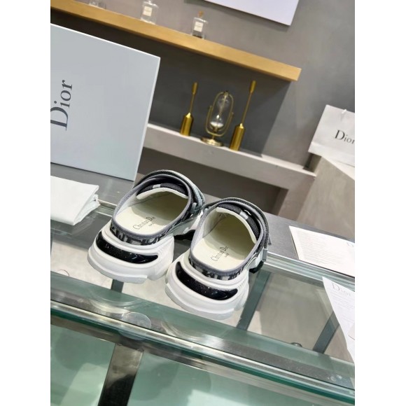 Dior D-Wander Open Back Sneakers In Grey Oblique Fabric Dior D-Wander Open Back Sneakers In Grey Oblique Fabric