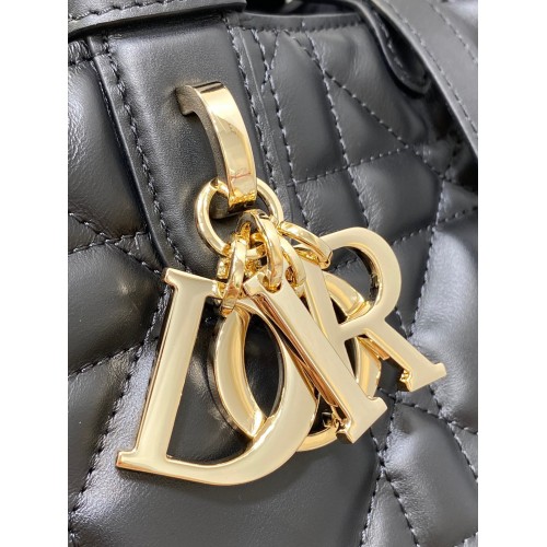 Dior Toujours Medium Bag in Black Macrocannage Calfskin Dior Toujours Medium Bag in Black Macrocannage Calfskin
