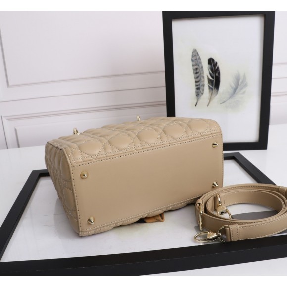 Dior Lady Dior Medium Bag in Beige Lambskin with Enamel Charm Dior Lady Dior Medium Bag in Beige Lambskin with Enamel Charm