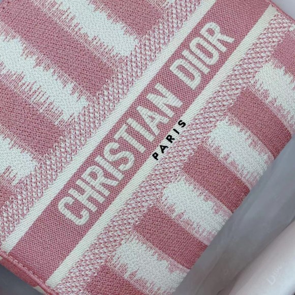 Dior Lady D-Lite Medium Bag In Pink D-Stripes Embroidery Dior Lady D-Lite Medium Bag In Pink D-Stripes Embroidery