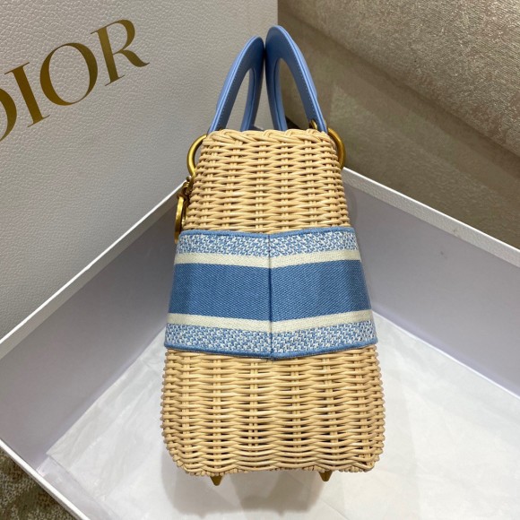 Dior Lady Dior Medium Bag in Wicker and Light Blue Oblique Jacquard Dior Lady Dior Medium Bag in Wicker and Light Blue Oblique Jacquard