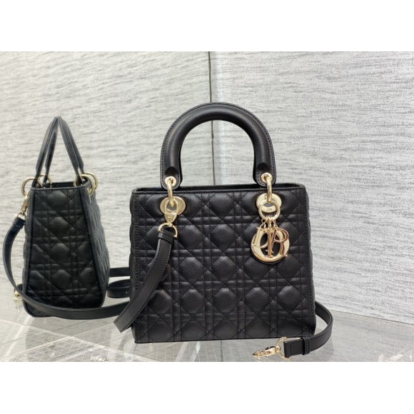 Dior Lady Dior Medium Bag in Noir Grained Calfskin Dior Lady Dior Medium Bag in Noir Grained Calfskin