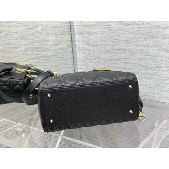 Dior Lady Dior Medium Bag in Noir Grained Calfskin Dior Lady Dior Medium Bag in Noir Grained Calfskin