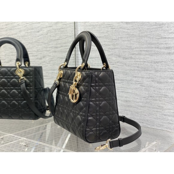 Dior Lady Dior Medium Bag in Noir Grained Calfskin Dior Lady Dior Medium Bag in Noir Grained Calfskin