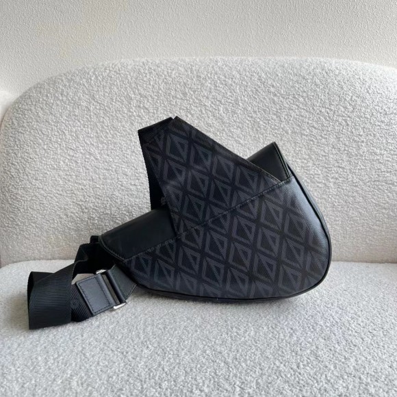 Dior Men's Saddle Bag In Black CD Diamond Canvas Dior Men's Saddle Bag In Black CD Diamond Canvas