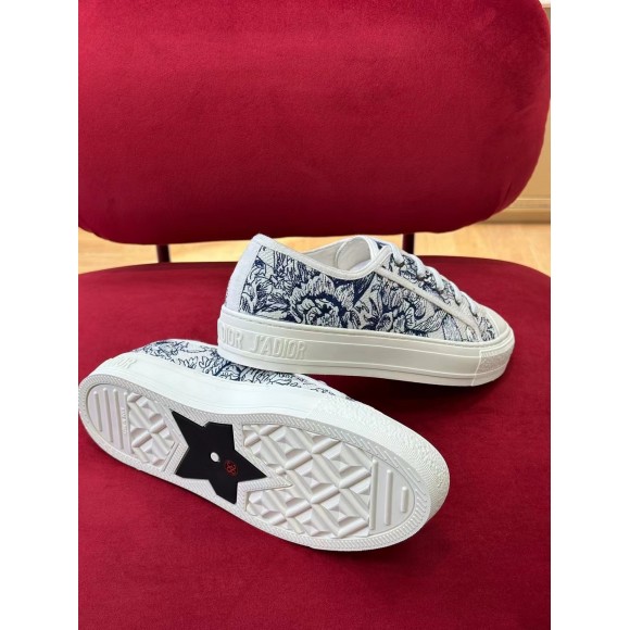 Dior Walk'n'Dior Sneakers In Blue Jardin d'Hiver Embroidered Cotton Dior Walk'n'Dior Sneakers In Blue Jardin d'Hiver Embroidered Cotton