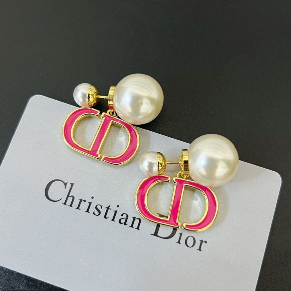 Dior Tribales Earrings in Metal and White Pearls with Rani Pink Lacquer Dior Tribales Earrings in Metal and White Pearls with Rani Pink Lacquer