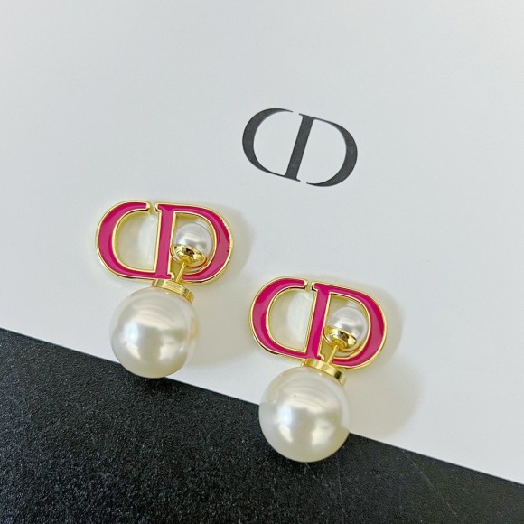 Dior Tribales Earrings in Metal and White Pearls with Rani Pink Lacquer Dior Tribales Earrings in Metal and White Pearls with Rani Pink Lacquer