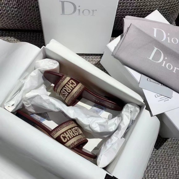 Dior Dway Slides In Burgundy Embroidered Cotton Dior Dway Slides In Burgundy Embroidered Cotton