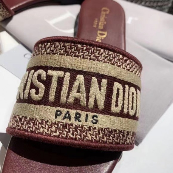 Dior Dway Slides In Burgundy Embroidered Cotton Dior Dway Slides In Burgundy Embroidered Cotton