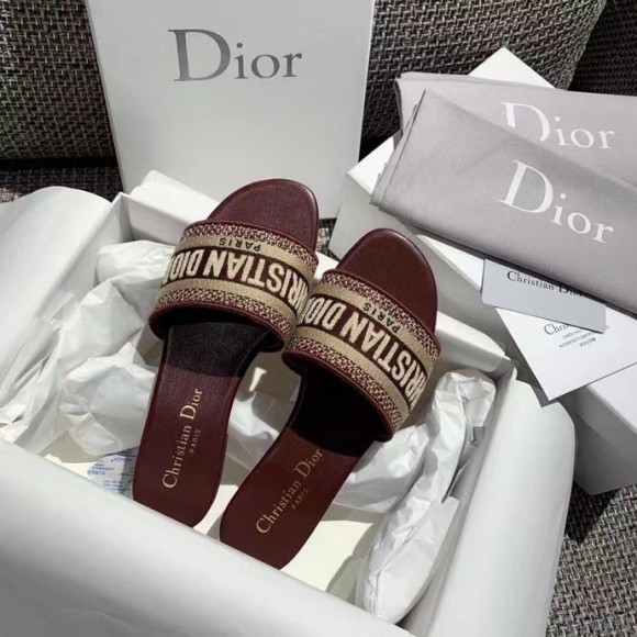 Dior Dway Slides In Burgundy Embroidered Cotton Dior Dway Slides In Burgundy Embroidered Cotton
