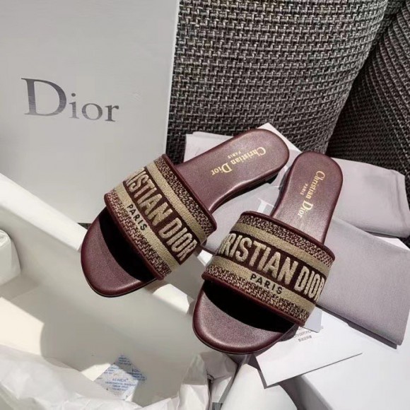 Dior Dway Slides In Burgundy Embroidered Cotton Dior Dway Slides In Burgundy Embroidered Cotton
