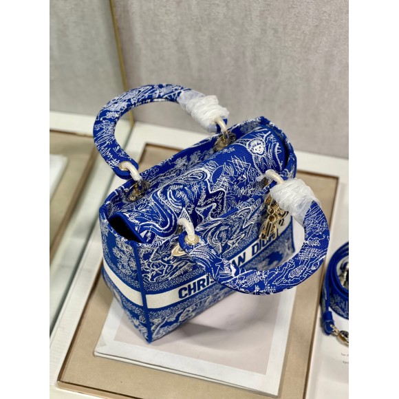 Dior Lady D-Lite Medium Bag In Fluorescent Blue Toile de Jouy Reverse Embroidery Dior Lady D-Lite Medium Bag In Fluorescent Blue Toile de Jouy Reverse Embroidery