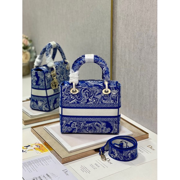 Dior Lady D-Lite Medium Bag In Fluorescent Blue Toile de Jouy Reverse Embroidery Dior Lady D-Lite Medium Bag In Fluorescent Blue Toile de Jouy Reverse Embroidery
