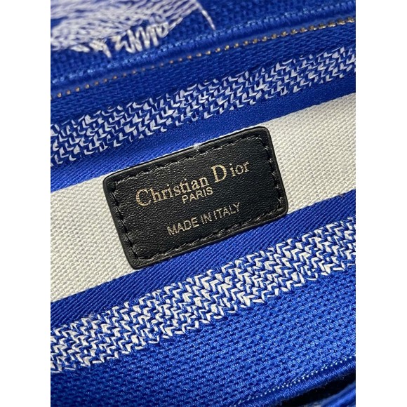 Dior Lady D-Lite Medium Bag In Fluorescent Blue Toile de Jouy Reverse Embroidery Dior Lady D-Lite Medium Bag In Fluorescent Blue Toile de Jouy Reverse Embroidery