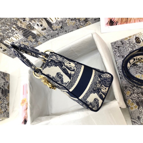 Dior Lady D-Lite Medium Bag In Blue Toile de Jouy Embroidery Dior Lady D-Lite Medium Bag In Blue Toile de Jouy Embroidery