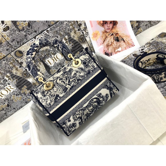 Dior Lady D-Lite Medium Bag In Blue Toile de Jouy Embroidery Dior Lady D-Lite Medium Bag In Blue Toile de Jouy Embroidery