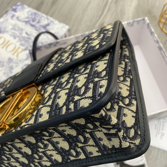 Dior 30 Montaigne Bag with Chain in Blue Oblique Jacquard Dior 30 Montaigne Bag with Chain in Blue Oblique Jacquard