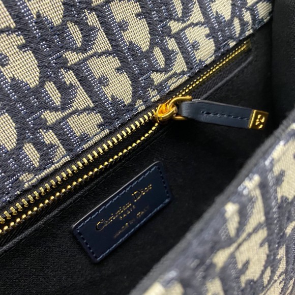 Dior 30 Montaigne Bag with Chain in Blue Oblique Jacquard Dior 30 Montaigne Bag with Chain in Blue Oblique Jacquard