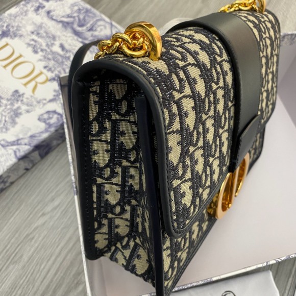 Dior 30 Montaigne Bag with Chain in Blue Oblique Jacquard Dior 30 Montaigne Bag with Chain in Blue Oblique Jacquard