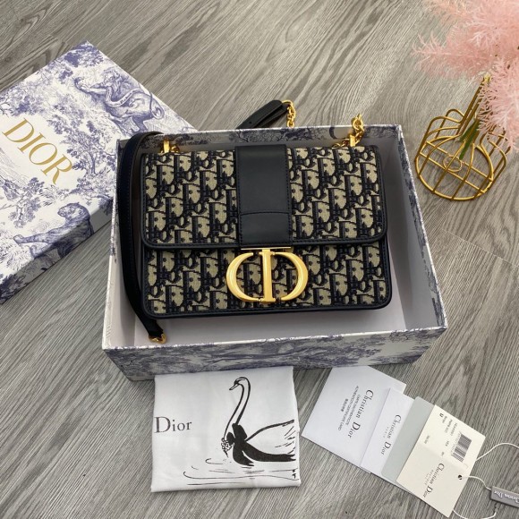Dior 30 Montaigne Bag with Chain in Blue Oblique Jacquard Dior 30 Montaigne Bag with Chain in Blue Oblique Jacquard