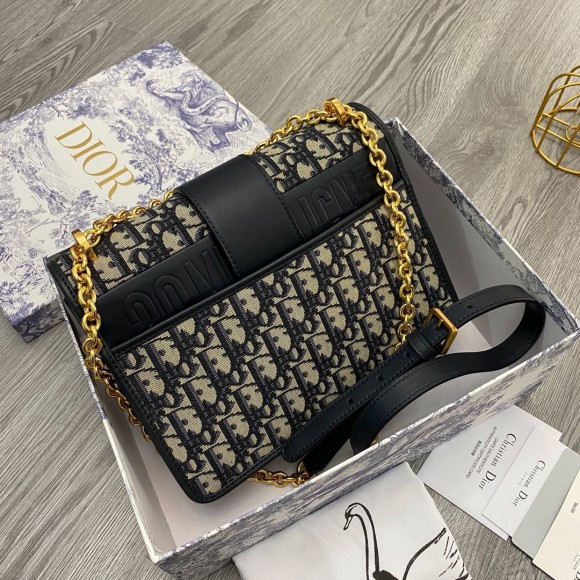 Dior 30 Montaigne Bag with Chain in Blue Oblique Jacquard Dior 30 Montaigne Bag with Chain in Blue Oblique Jacquard