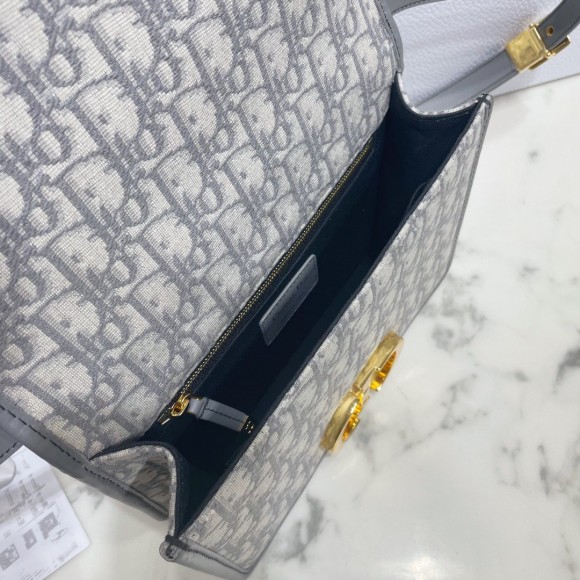 Dior 30 Montaigne Medium Bag In Grey Dior Oblique Jacquard Dior 30 Montaigne Medium Bag In Grey Dior Oblique Jacquard