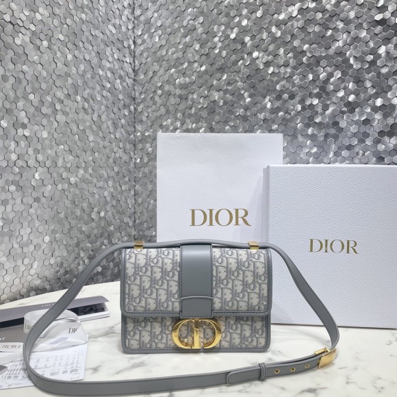 Dior 30 Montaigne Medium Bag In Grey Dior Oblique Jacquard Dior 30 Montaigne Medium Bag In Grey Dior Oblique Jacquard