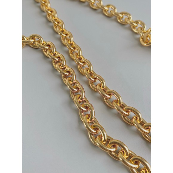 Dior 30 Montaigne East-West Bag with Chain in White Calfskin Dior 30 Montaigne East-West Bag with Chain in White Calfskin