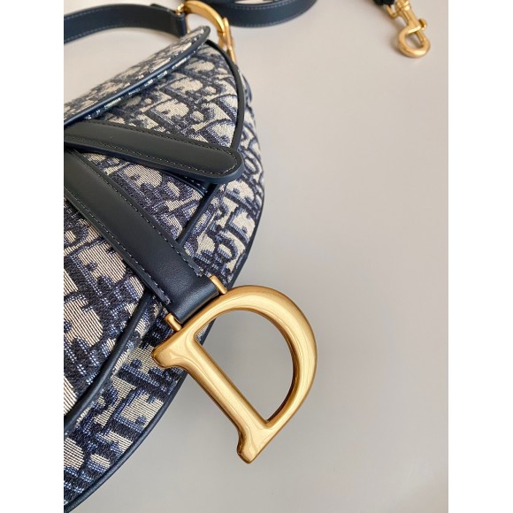 Dior Saddle Bag with Strap in Blue Oblique Jacquard Dior Saddle Bag with Strap in Blue Oblique Jacquard