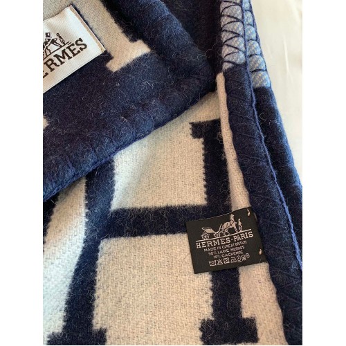Hermes Avalon III Throw Blanket in Blue Wool and Cashmere Hermes Avalon III Throw Blanket in Blue Wool and Cashmere