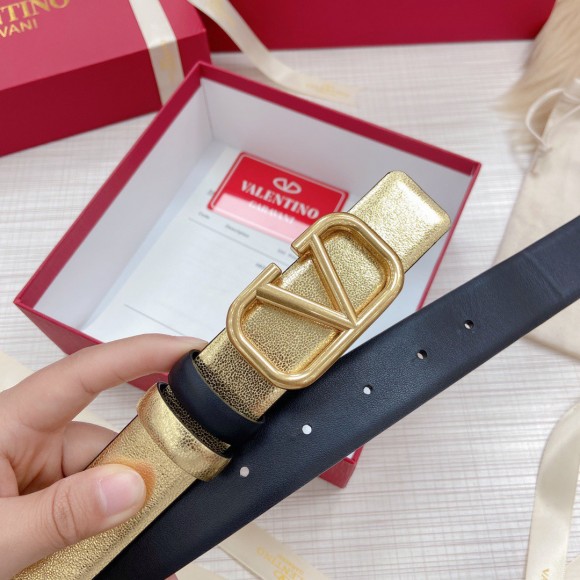 Valentino VLogo Reversible Belt 30mm in Black and Gold Metallic Calfskin Valentino VLogo Reversible Belt 30mm in Black and Gold Metallic Calfskin